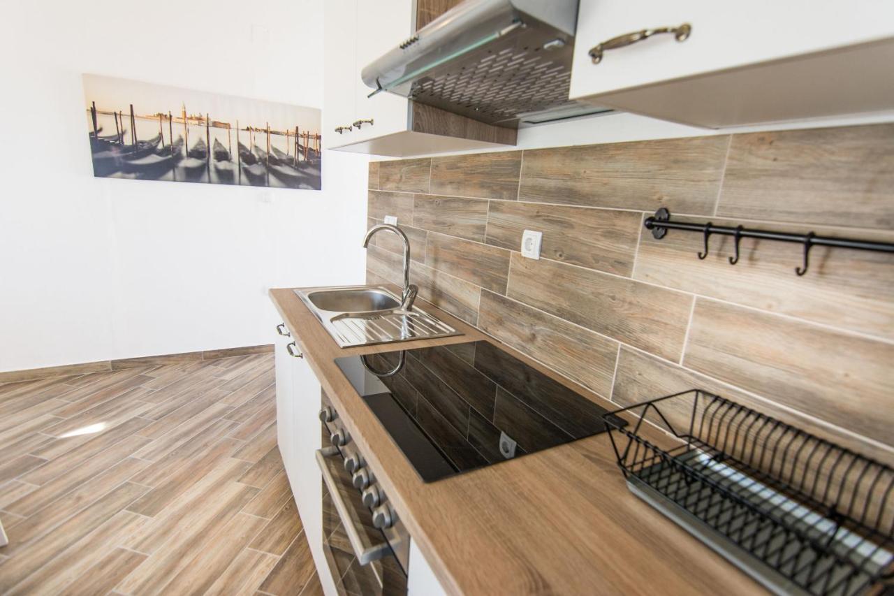 Apartments Tarragon Ugrinici Экстерьер фото