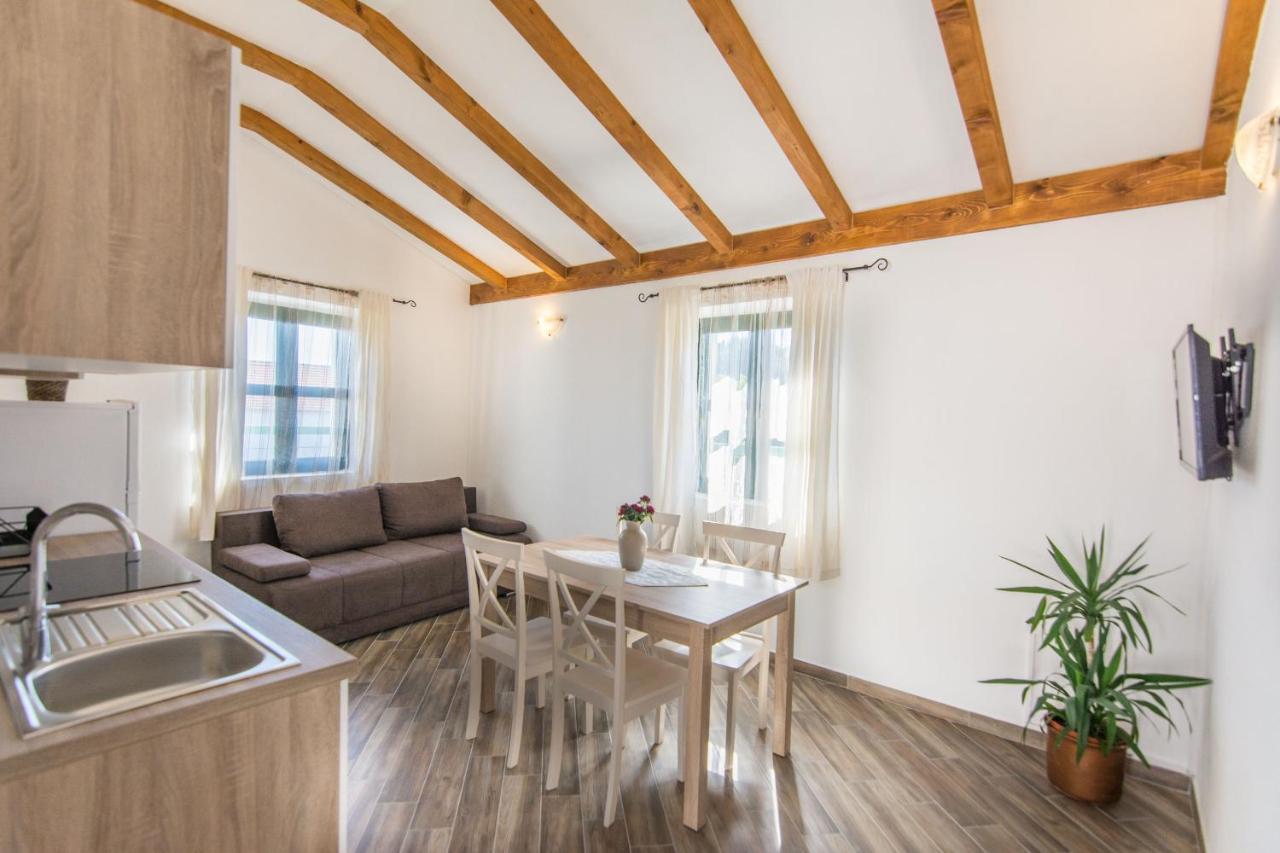Apartments Tarragon Ugrinici Экстерьер фото