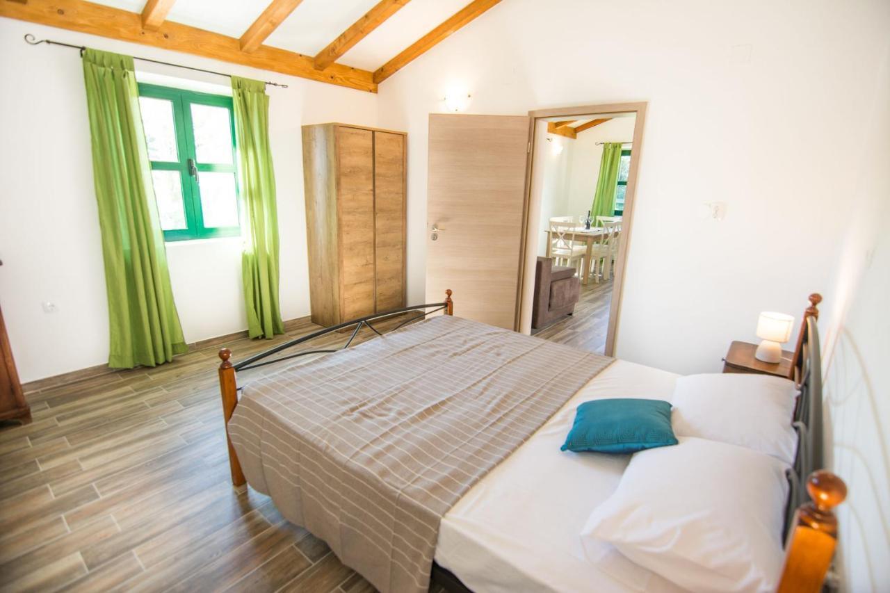 Apartments Tarragon Ugrinici Экстерьер фото