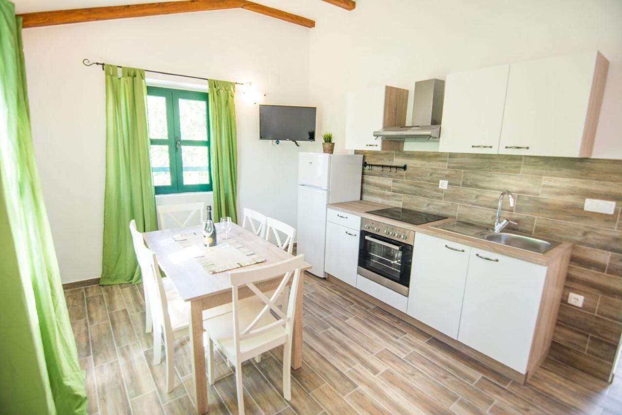 Apartments Tarragon Ugrinici Экстерьер фото
