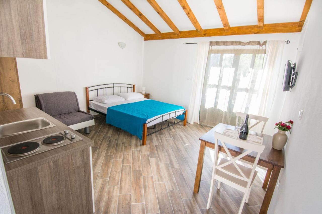 Apartments Tarragon Ugrinici Экстерьер фото