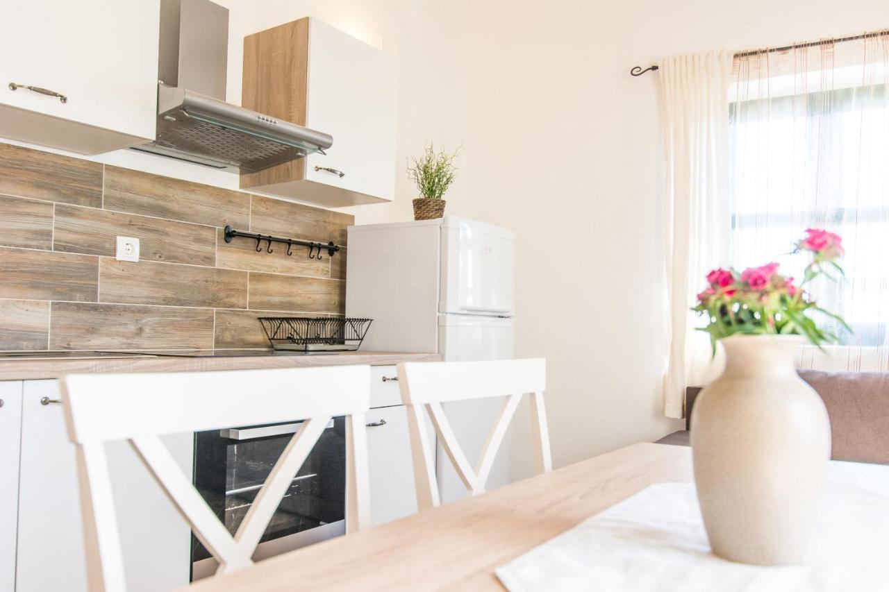 Apartments Tarragon Ugrinici Экстерьер фото