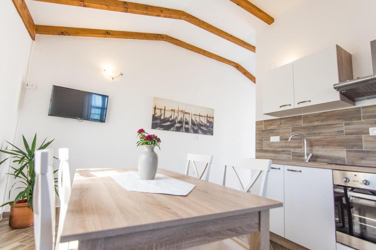 Apartments Tarragon Ugrinici Экстерьер фото