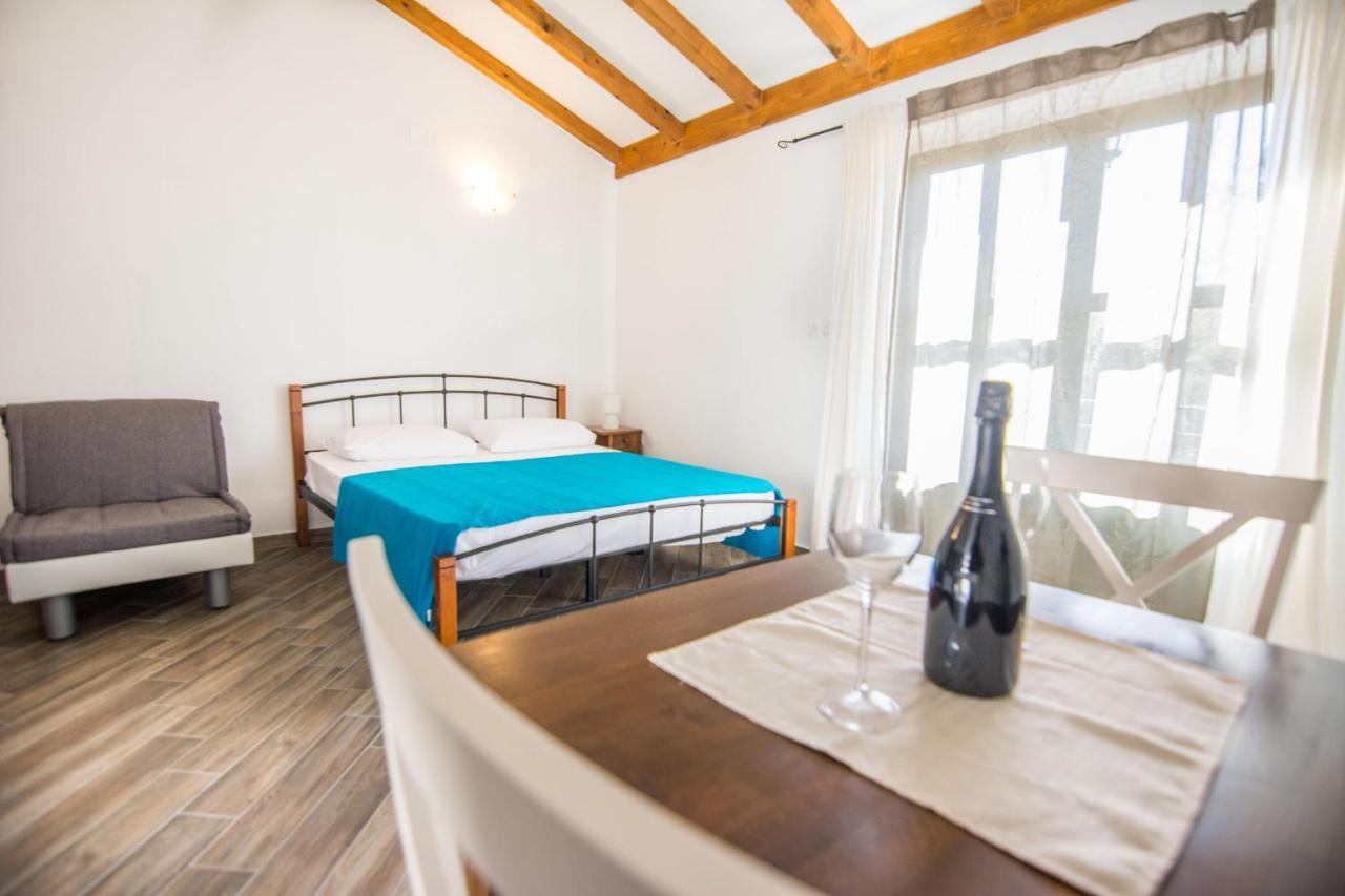 Apartments Tarragon Ugrinici Экстерьер фото